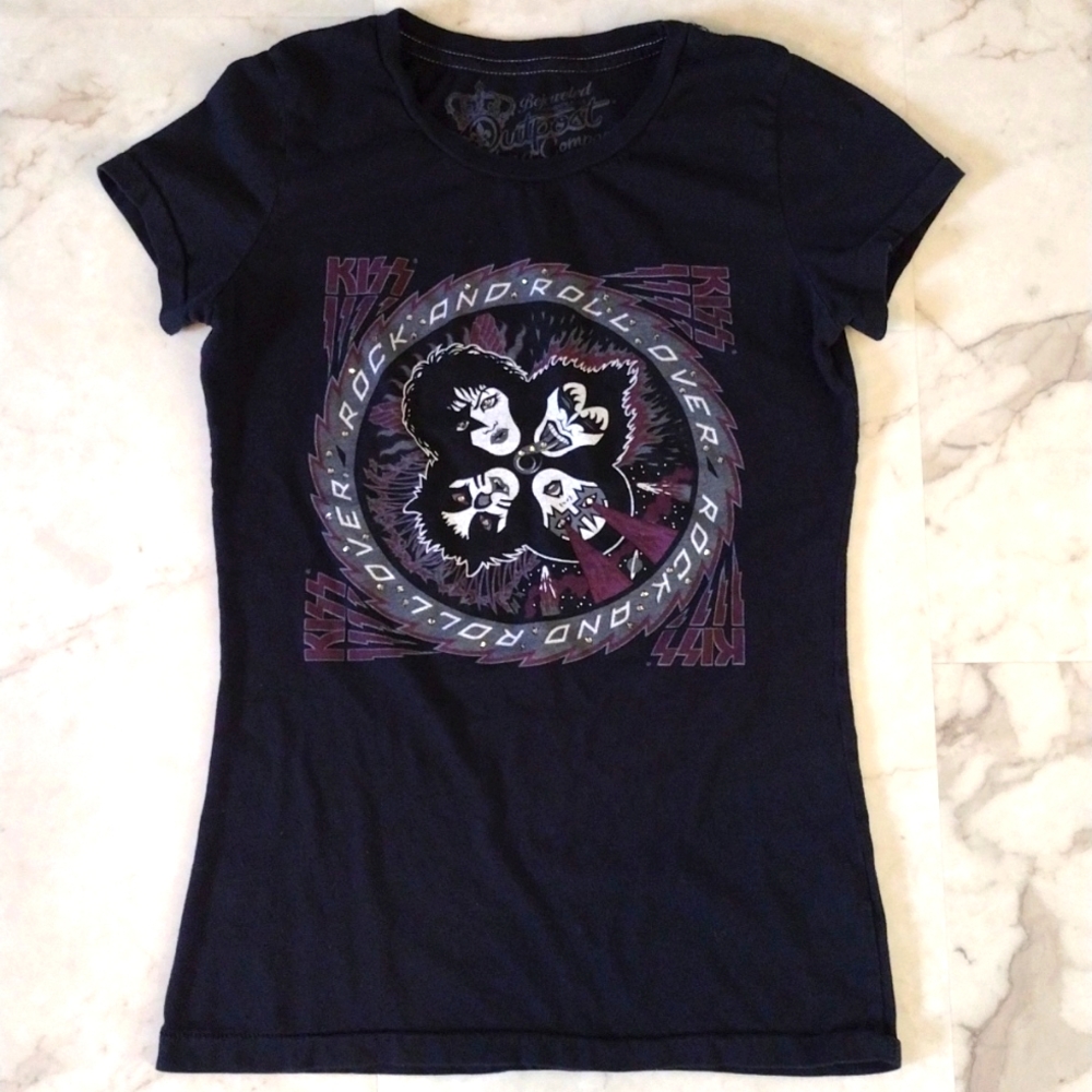 Bejeweled Outpost Kiss Tee shirt